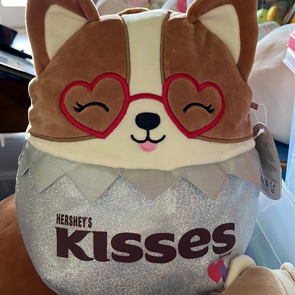 RARE Squishmallow Hershey’s Kisses Regina the Corgi Valentine’s BNWT & SCENTED - Picture 3 of 5